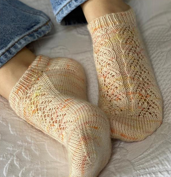 Ankle Socks Knitting Pattern Nestled Leaves Socks