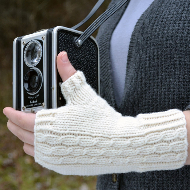 Knitting Pattern for Midwinter Stroll Mitts 