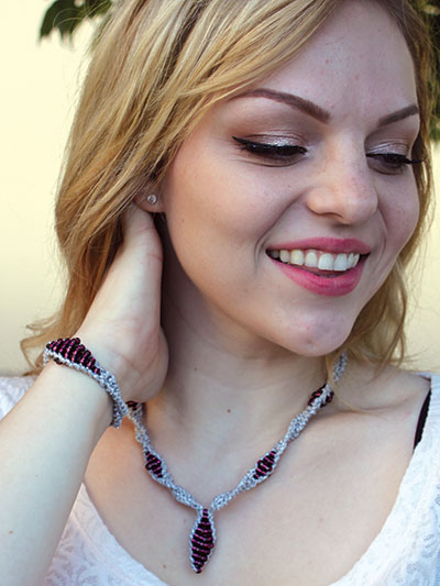 Paloma Necklace & Bracelet Free Knitting Pattern | Jewelry Knitting Patterns, many free patterns, at http://intheloopknitting.com/jewelry-knitting-patterns/