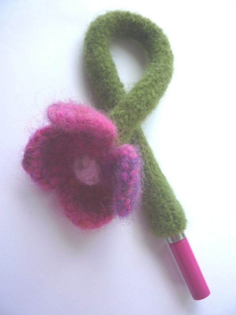 Free Knitting Pattern for Pen Holder / Cozy
