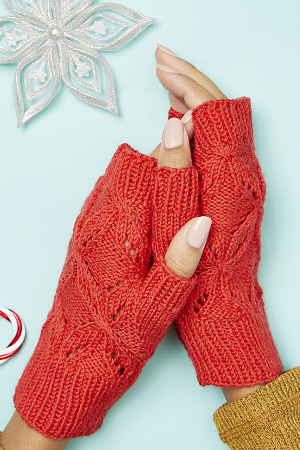 Knitting Pattern for Poinsettia Mitts