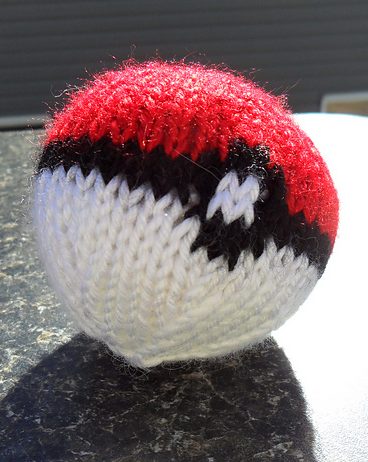 Free knitting pattern for Pokeball