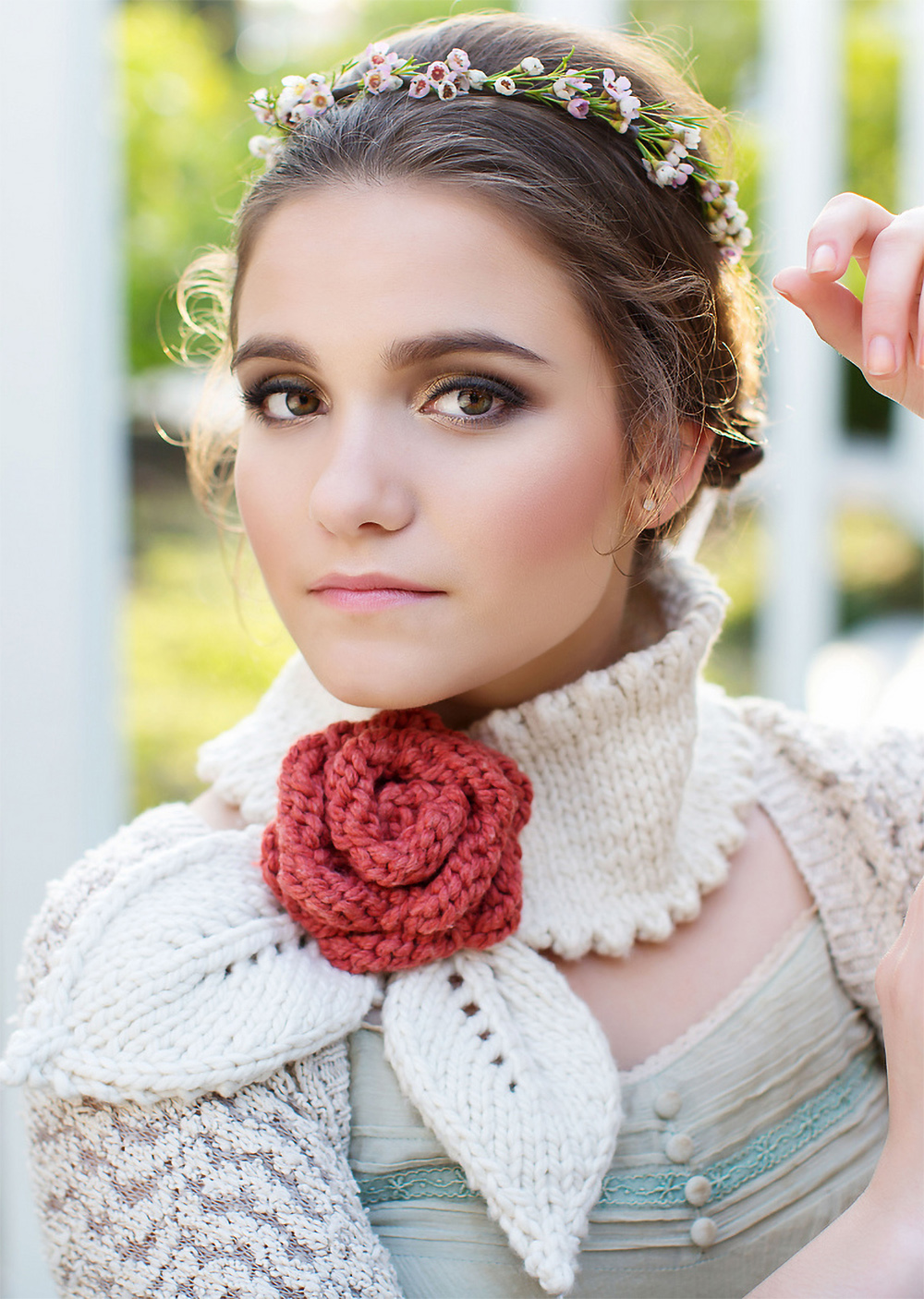 Cables Scarf and Mitts Knitting Pattern 