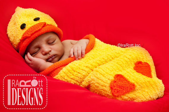 Knitting pattern for Quacky Ducky baby duck cocoon and hat