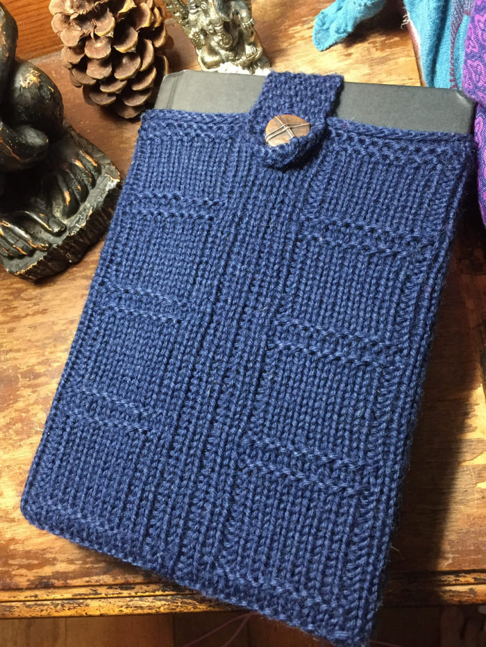 Bookish DIY: Knit Book Sleeves