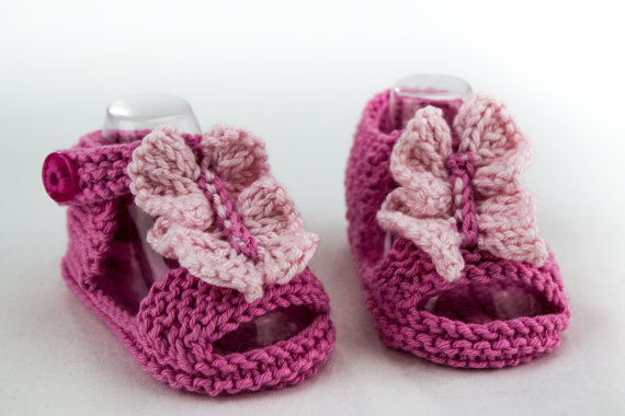 Knitting pattern for Ruffle Baby Sandals and more baby booties patterns