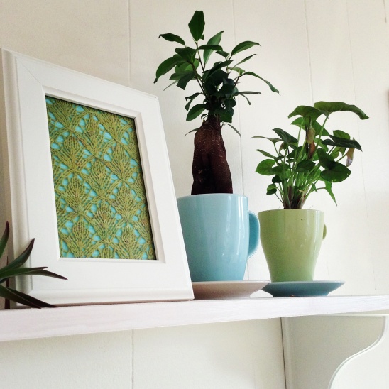 Free instructions for creating swatch shelf art