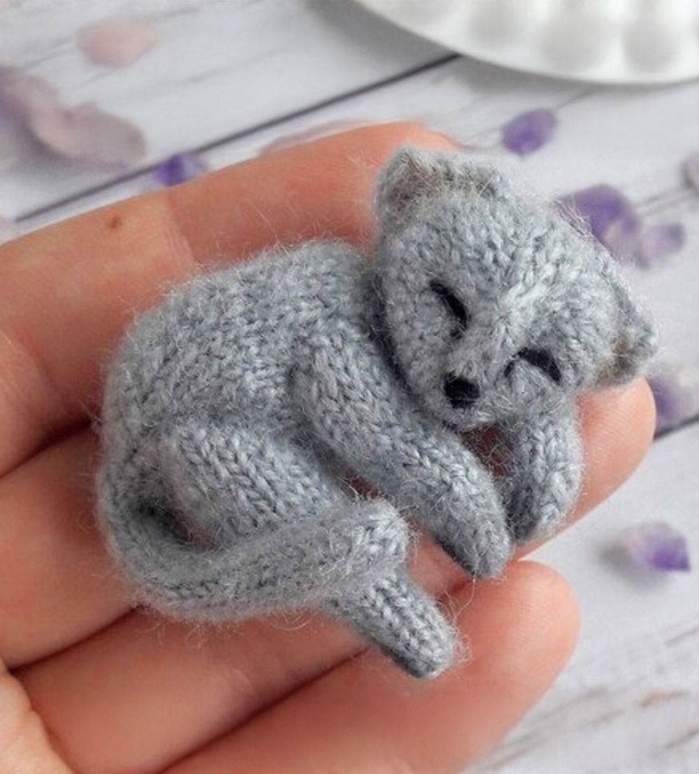 Free Sleeping Cat Knitting Pattern