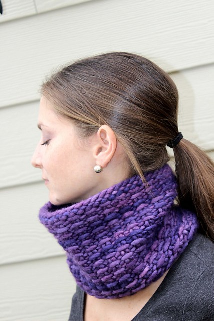 Free knitting pattern for Slip It Cowl and more weekend knitting patterns