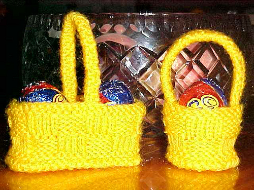 Small Easter Baskets Free Knitting Pattern | Free Quick Easter Knitting Patterns at http://intheloopknitting.com/free-quick-easter-knitting-patterns