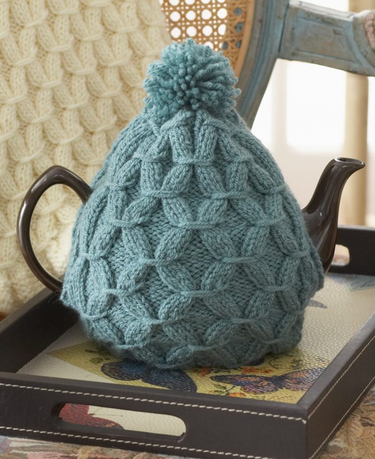 Free knitting pattern for Smocked Teapot Cozy