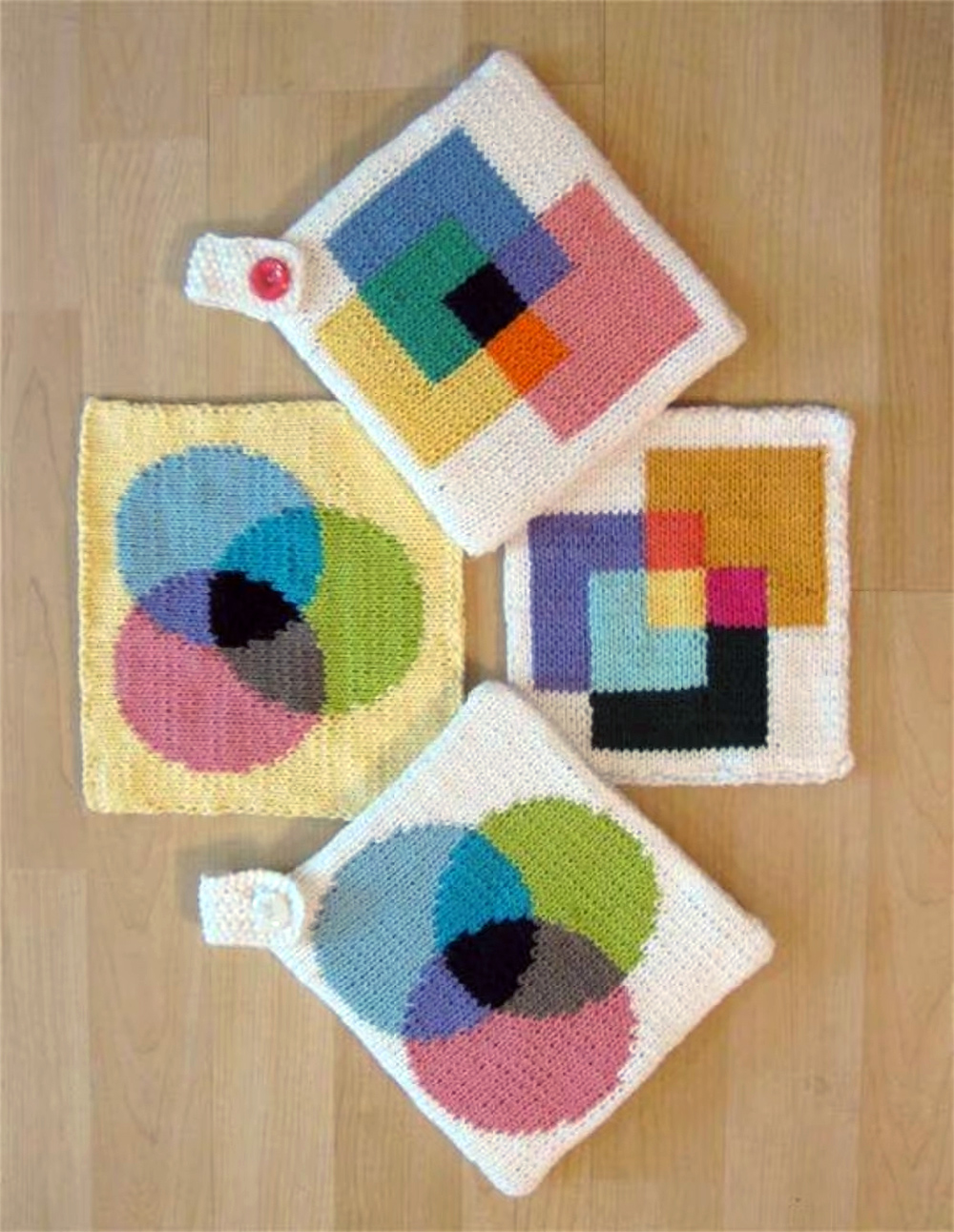 Knitting Patterns Square and Circle Venn Diagram Coaster