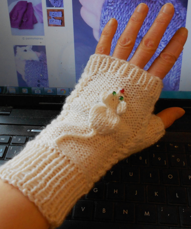 Free Knitting Pattern for Squeaky Mitts