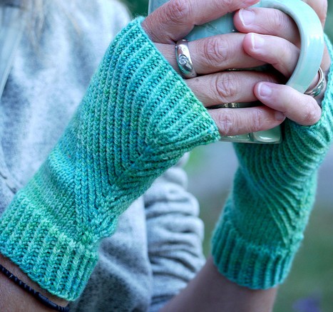 Free knitting pattern for Straightforward Mitts with diagonal rib pattern on both sides and more wristwarmer knitting patterns