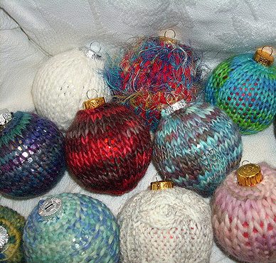 Knitting pattern for Swatch Ornaments