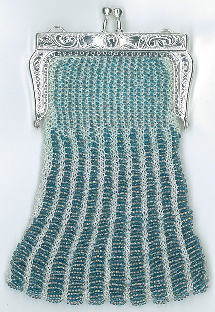 Victorian Beaded Purse Free Knitting Pattern | Bag, Purse, and Tote Free Knitting Patterns at https://intheloopknitting.com/bag-purse-and-tote-free-knitting-patterns/