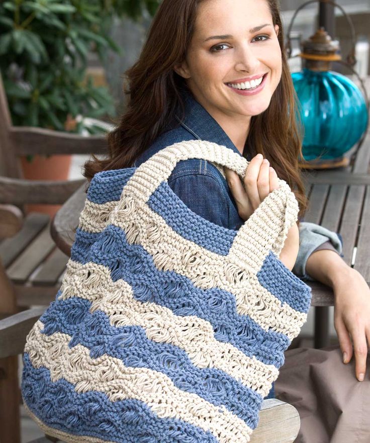 Waves Tote Bag Free Knitting Pattern | Bag, Purse, and Tote Free Knitting Patterns at https://intheloopknitting.com/bag-purse-and-tote-free-knitting-patterns/