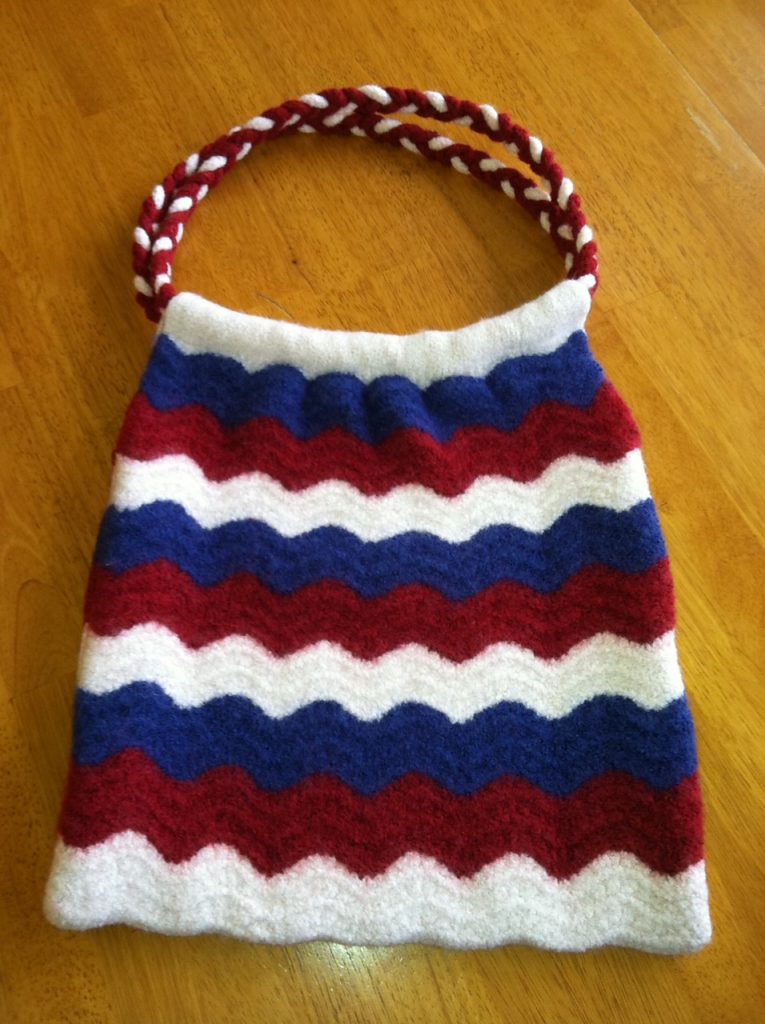 Free Knitting Pattern for Wavy Shoulder Bag