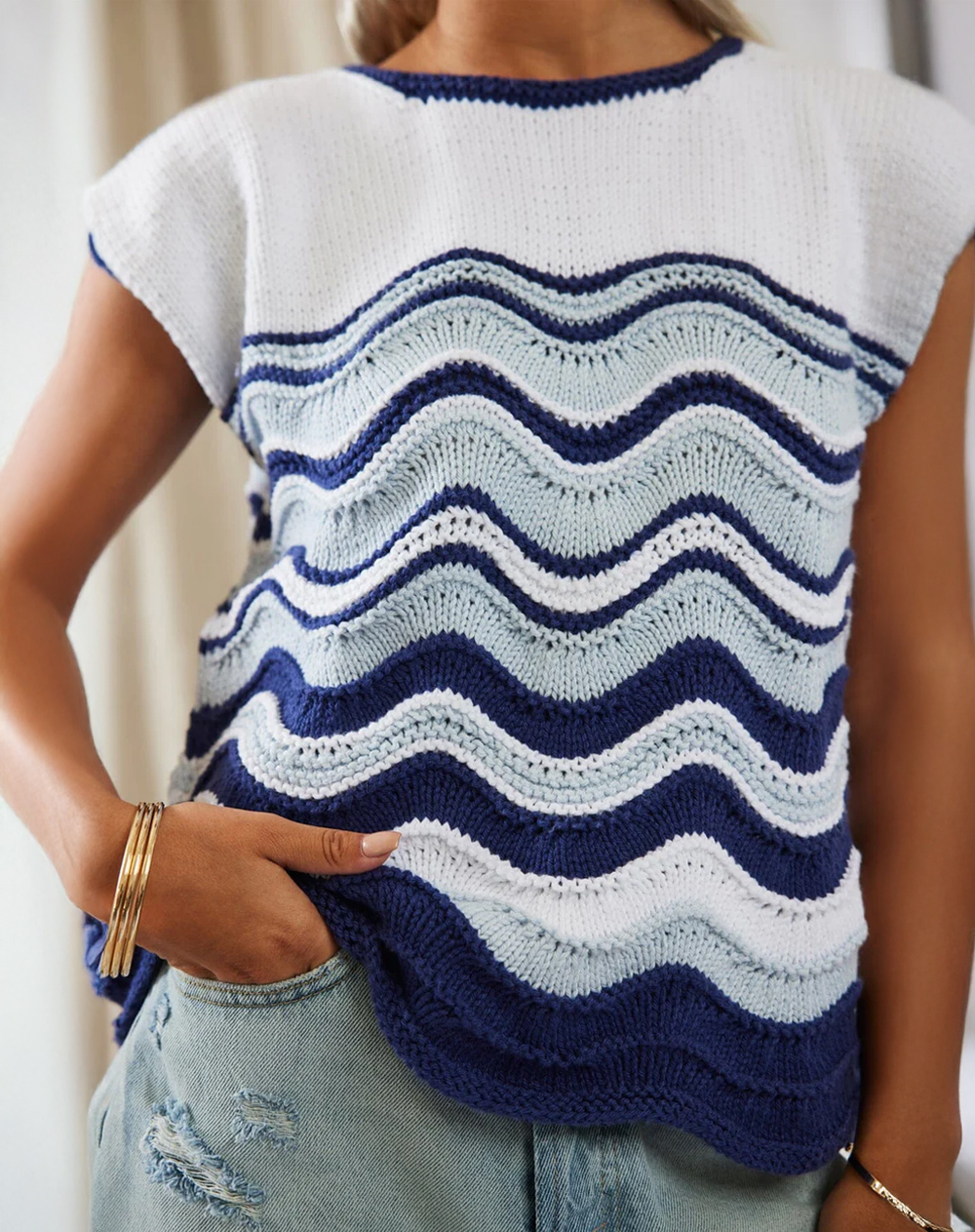 Wind and Waves Top Free Knitting Pattern 4 Row Repeat