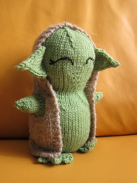 Free knitting pattern for Yoda amigurumi and more Star Wars inspired knitting patterns